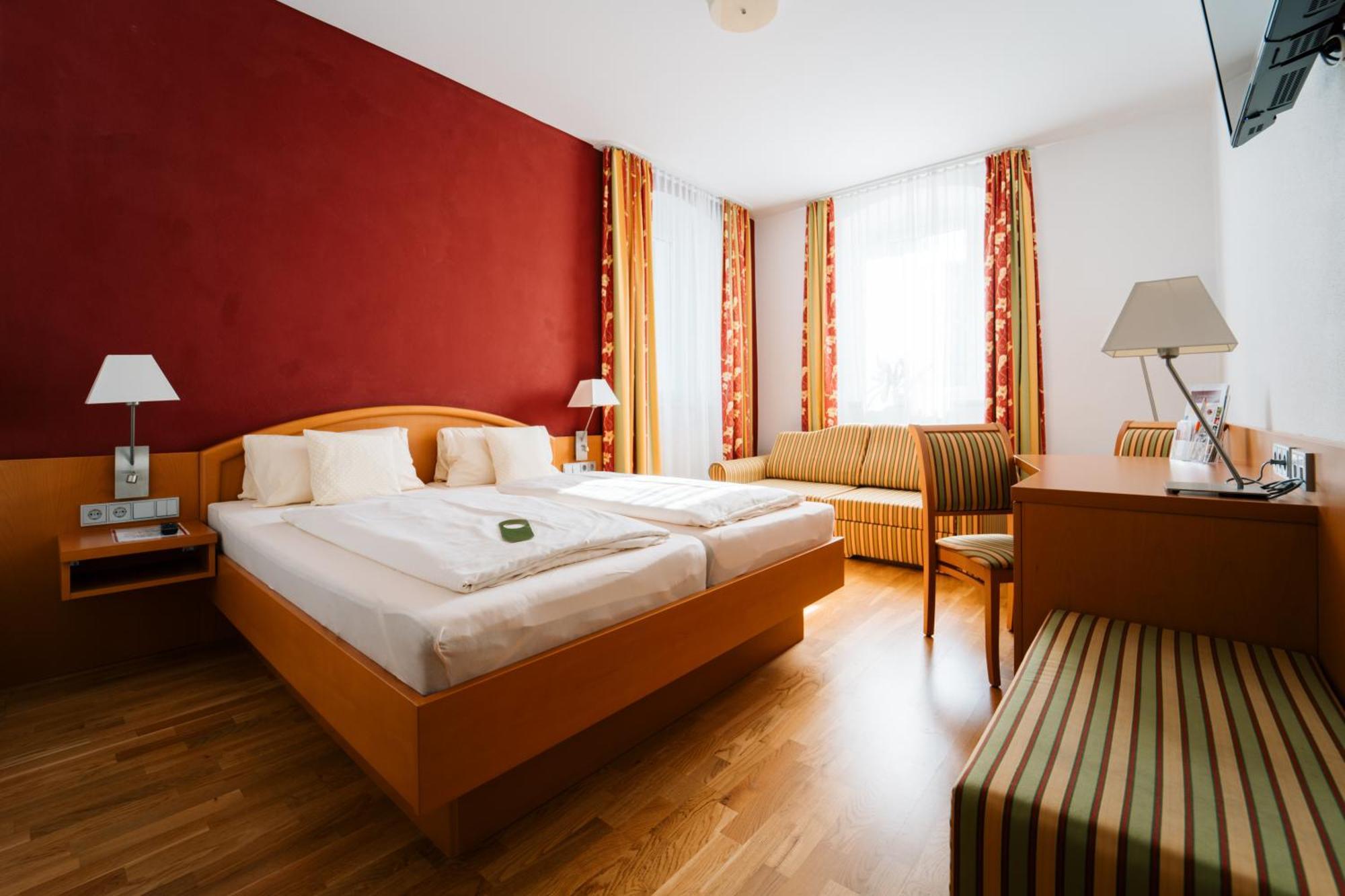 Hotel Weisses Ross 콘너스로이트 외부 사진